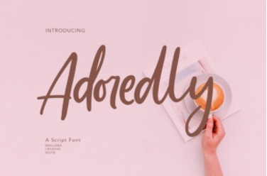 Adoredly Script Font